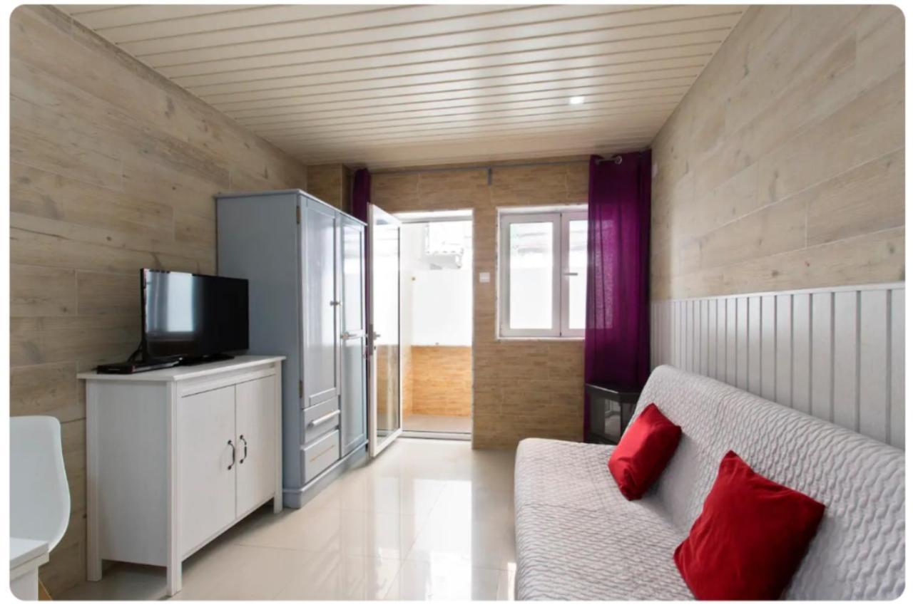 Village Apartment *